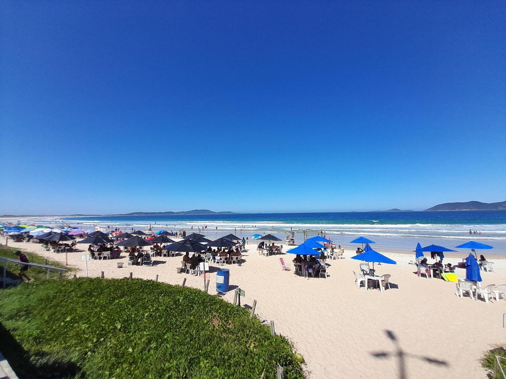 Casa Espacosa A Beira-mar Pero Rj *